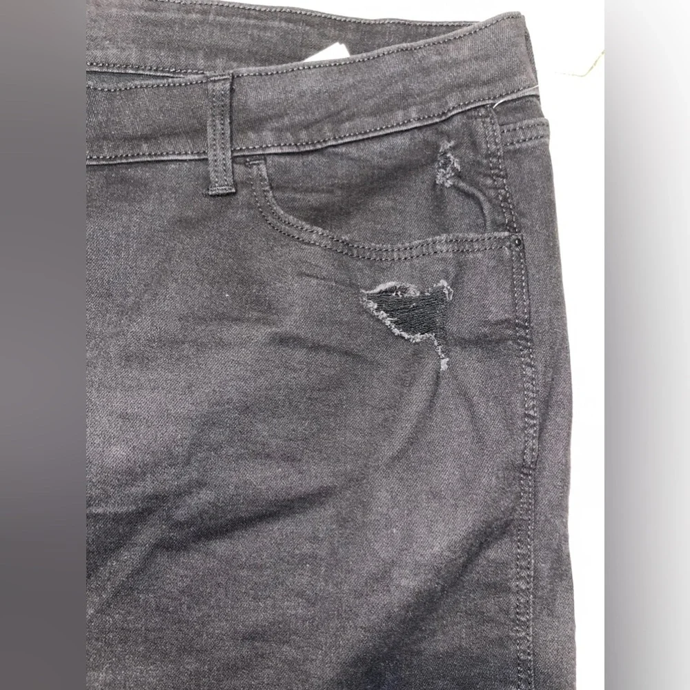 Old Navy Womens 30 Plus Boyfriend‎ Cuffed Back Jean Distressed Denim Shorts